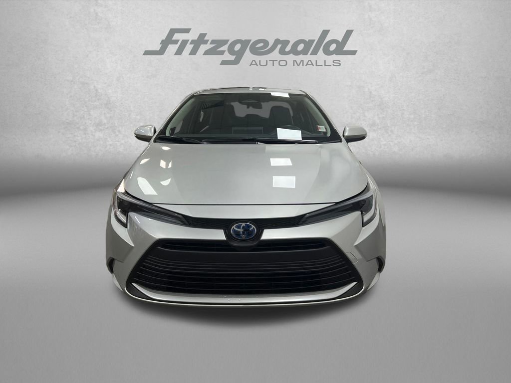 Used 2024 Toyota Corolla XLE FWD image 9
