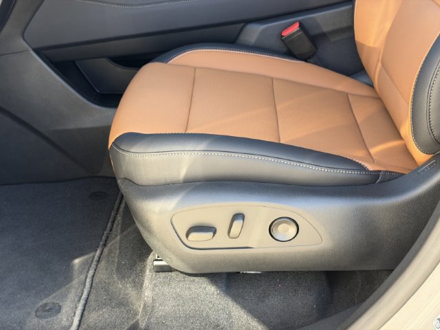 New 2027 Chevrolet Traverse Z71 w/ Enhanced Driving Package AWD/4WD image 27