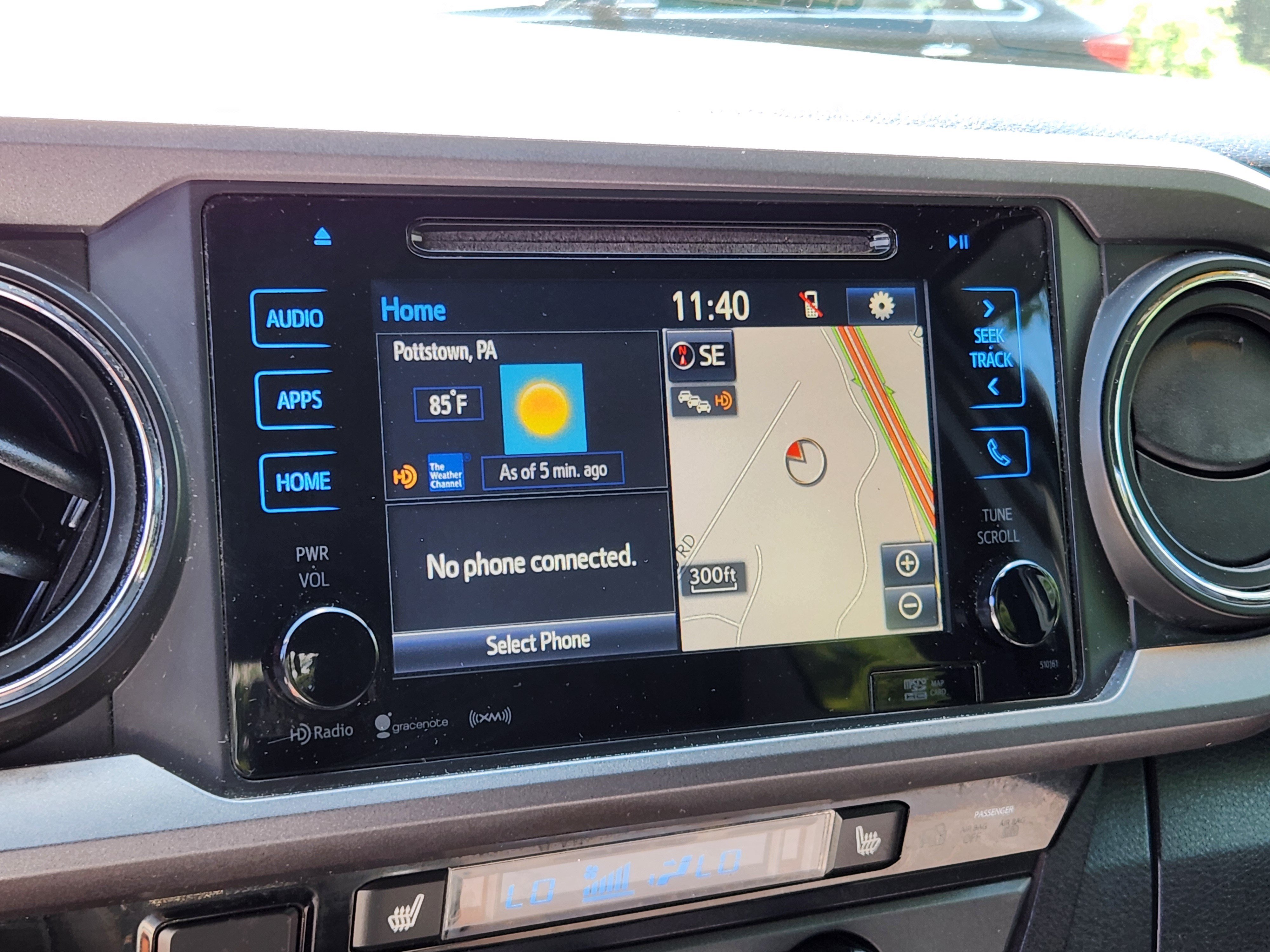 Used 2016 Toyota Tacoma TRD Off-Road w/ Premium & Technology Package AWD/4WD image 21