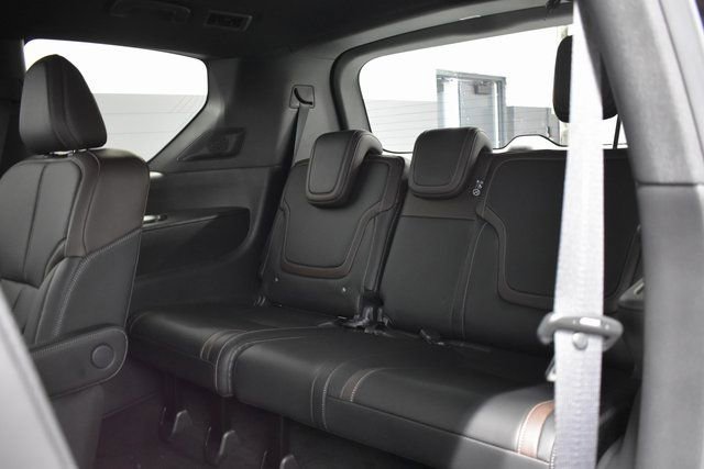 New 2026 Nissan Armada SL w/ Captain's Chari Seat Package image 38