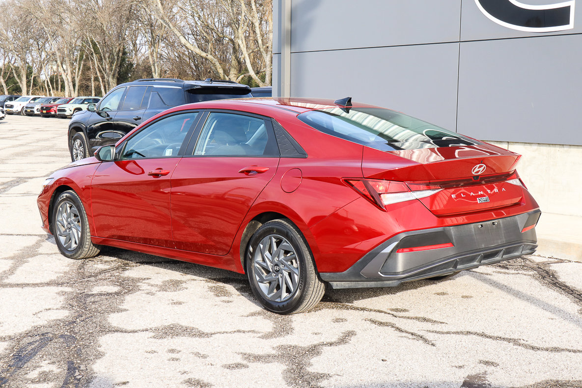 Used 2024 Hyundai Elantra SEL FWD image 6