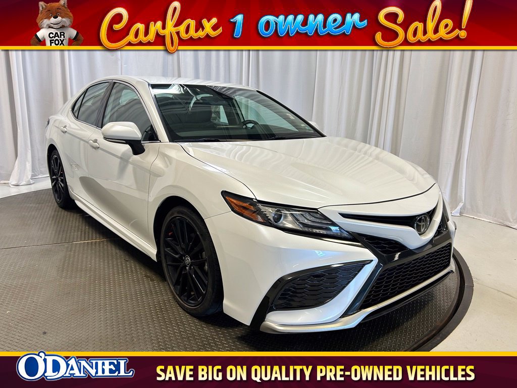 Used 2023 Toyota Camry XSE FWD image 2
