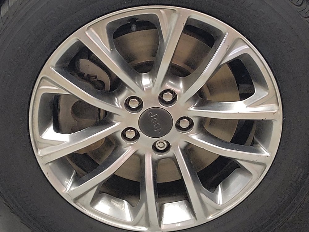 Used 2019 Jeep Cherokee Latitude Plus FWD image 31