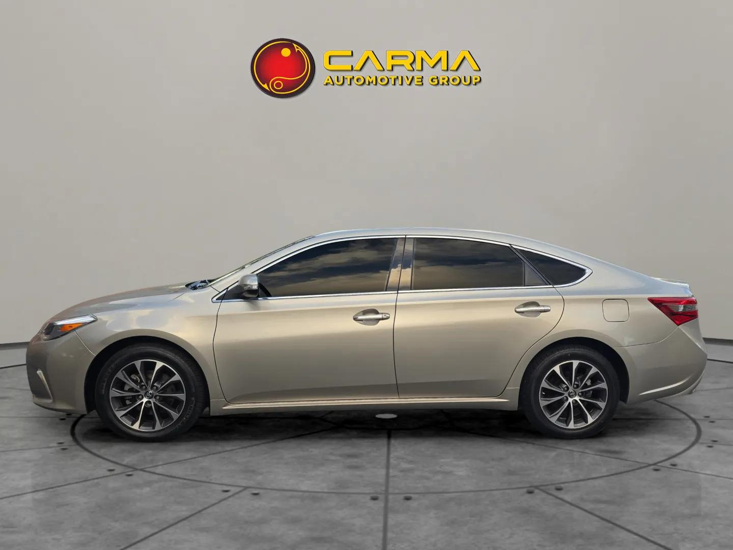 Used 2018 Toyota Avalon XLE Premium image 3