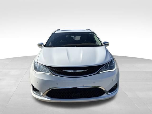 Used 2017 Chrysler Pacifica Limited w/ UConnect Theater Package FWD image 8