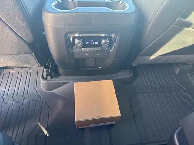 New 2026 GMC Yukon Denali w/ Denali Reserve Package image 30