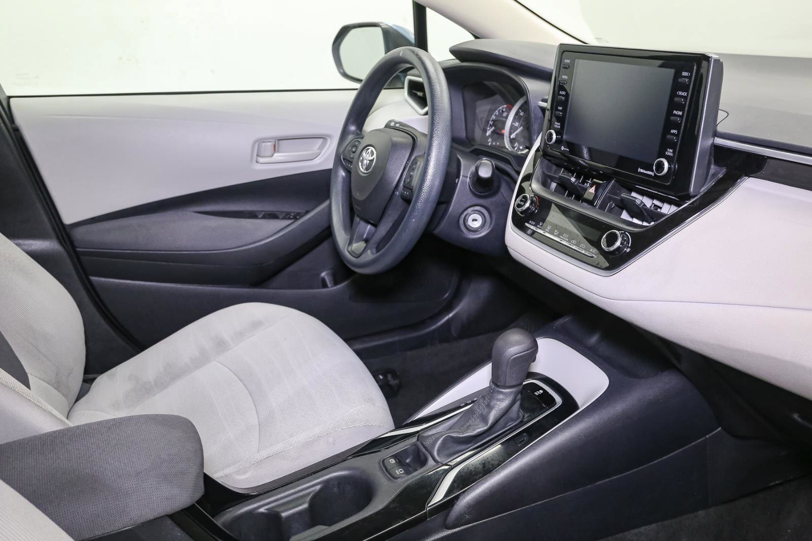 Used 2022 Toyota Corolla LE image 18