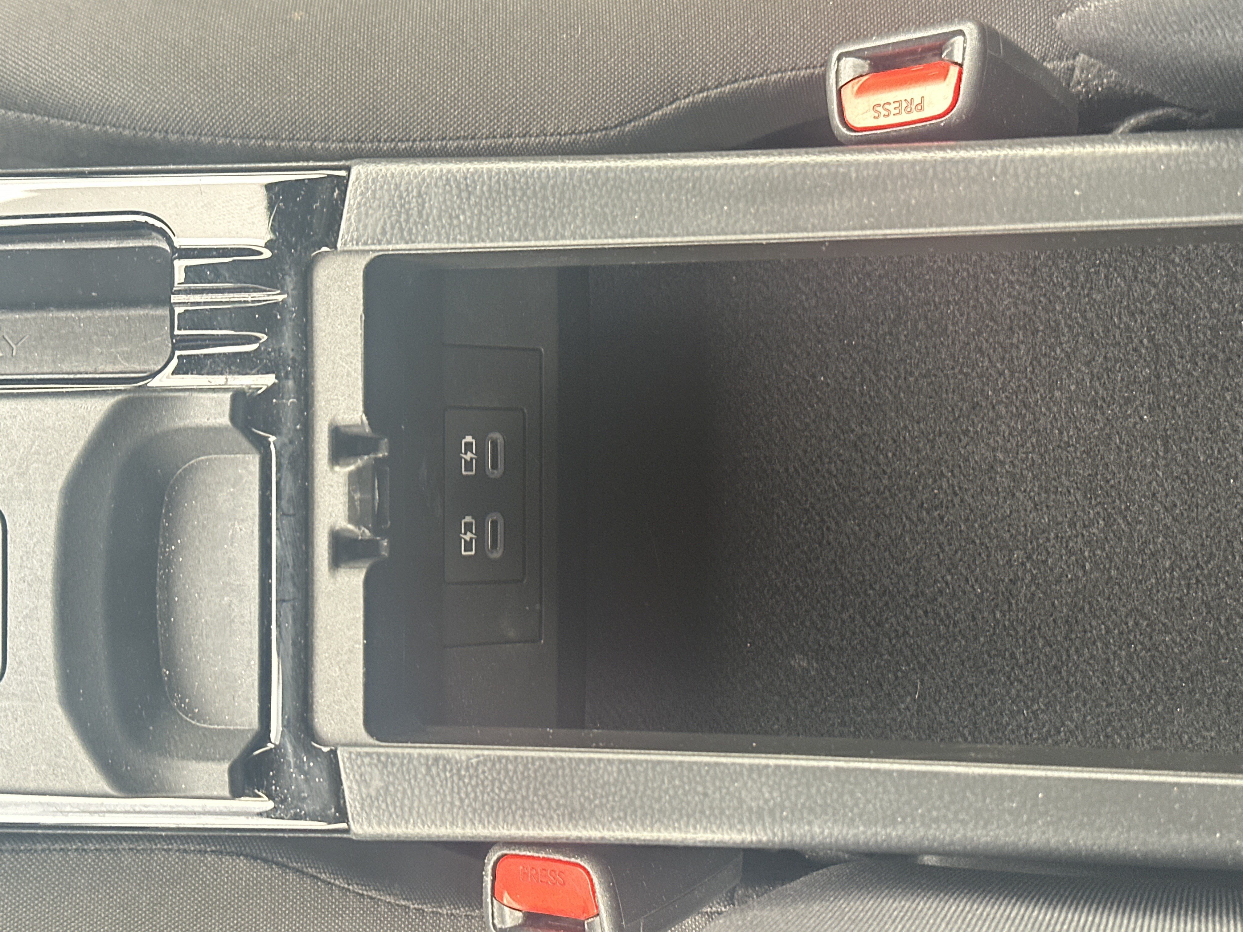 Used 2025 Toyota Prius LE FWD image 23