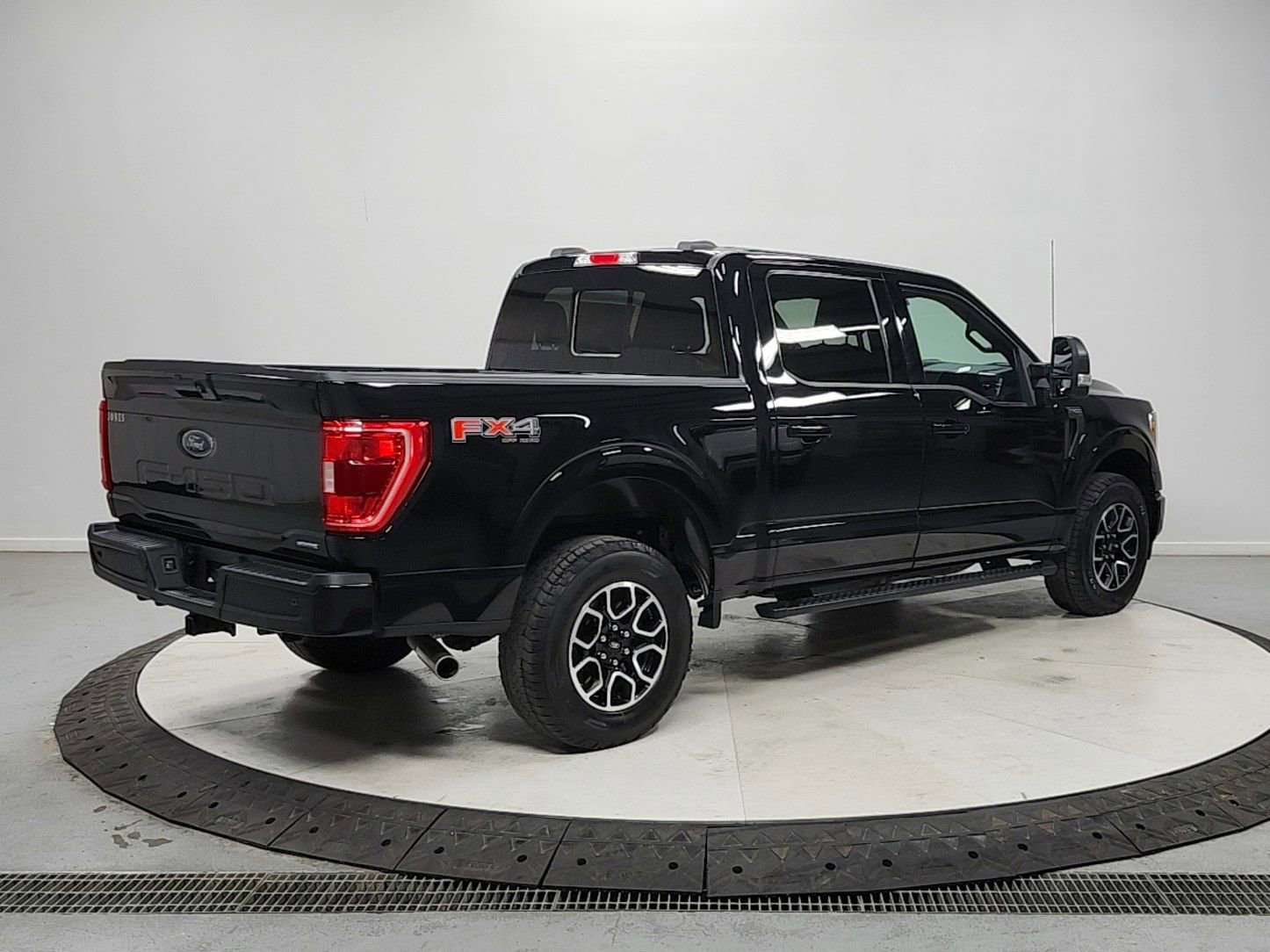 Used 2023 Ford F150 XLT w/ Equipment Group 302A High AWD/4WD image 7