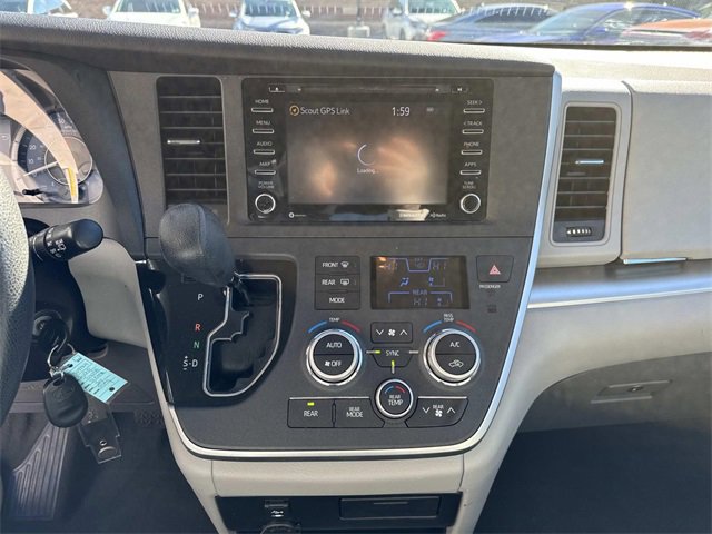 Used 2020 Toyota Sienna LE image 24