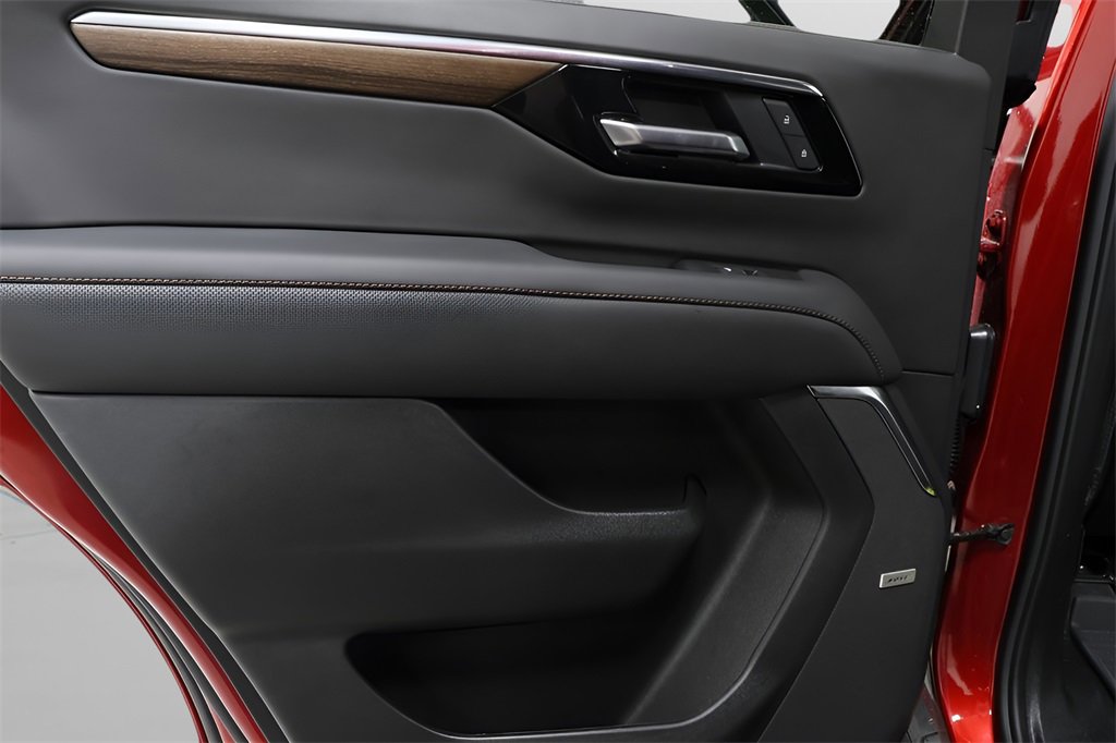 Used 2025 Chevrolet Tahoe High Country image 24