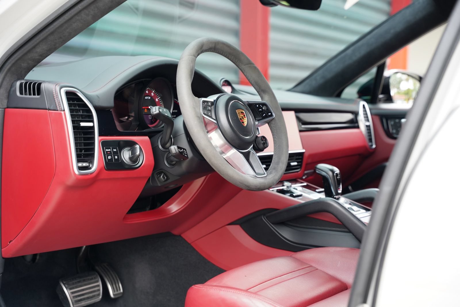 Used 2023 Porsche Cayenne GTS AWD/4WD image 33