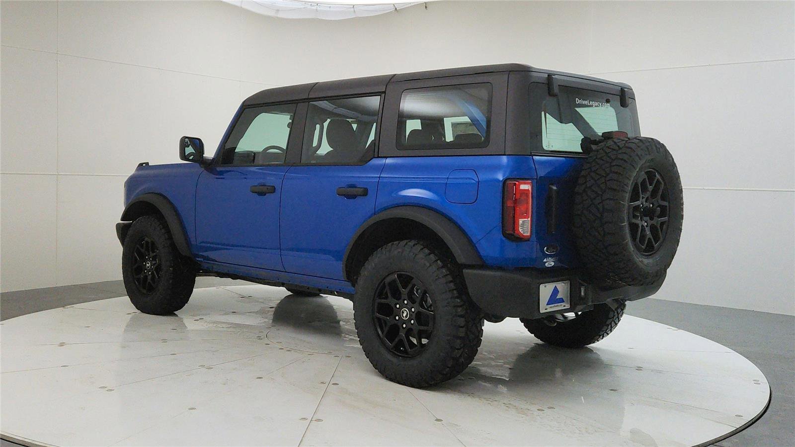 New 2025 Ford Bronco 4-Door image 7