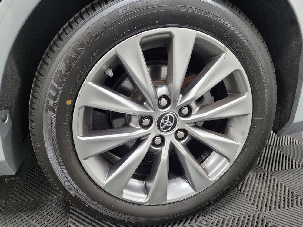 Used 2015 Toyota Camry XLE image 31