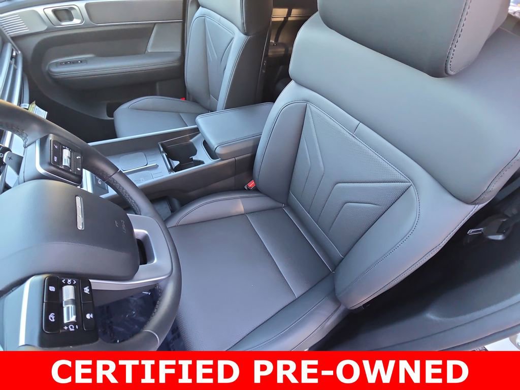 Used 2025 Hyundai Santa Fe SEL FWD image 17