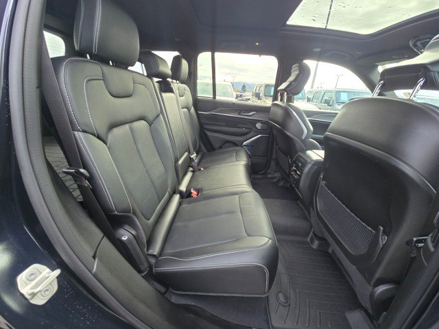 Certified 2023 Jeep Grand Cherokee Overland w/ Advanced Protech Group III AWD/4WD image 15