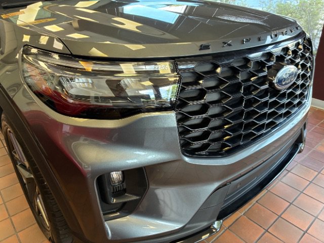 Used 2025 Ford Explorer ST-Line w/ ST-Line Street Pack AWD/4WD image 40