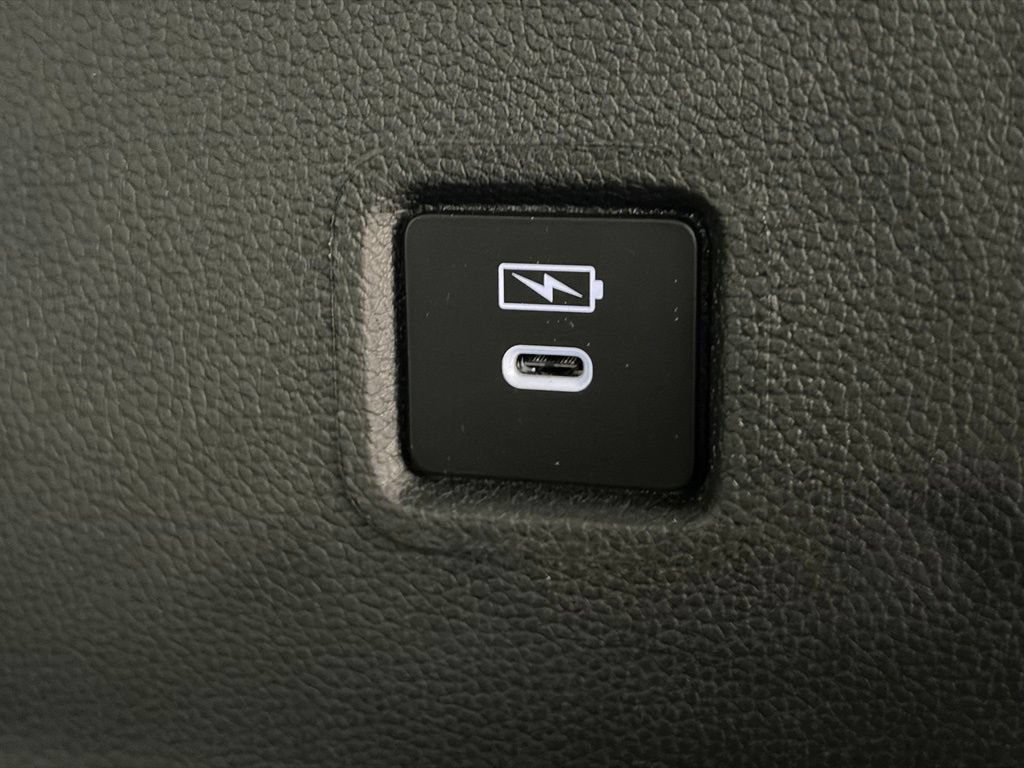 Used 2024 Honda Pilot Touring image 14