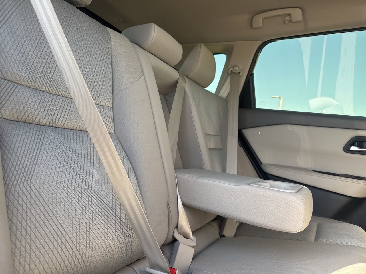 Used 2024 Nissan Rogue SV image 30