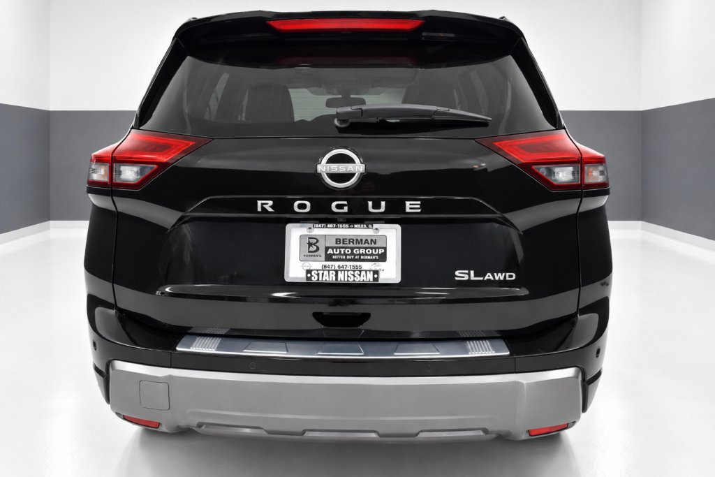 Used 2025 Nissan Rogue SL w/ Tech Package AWD/4WD image 9