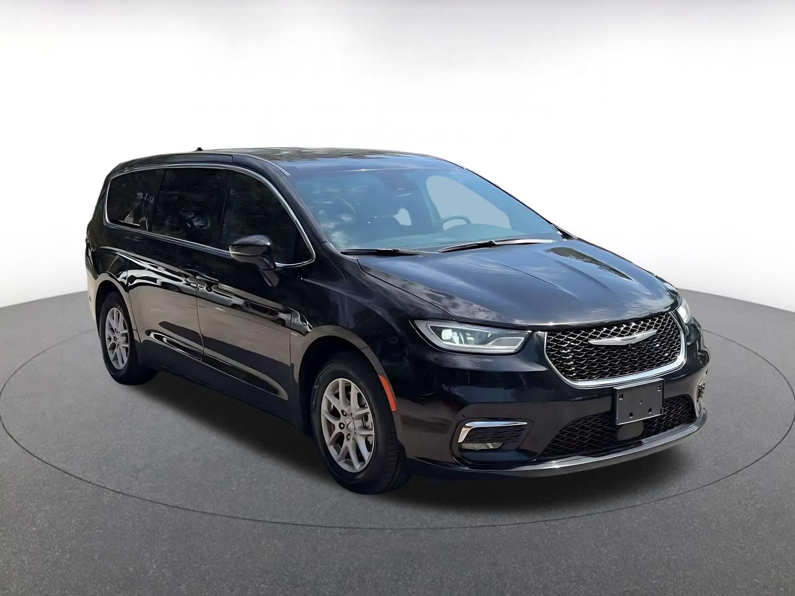 Used 2025 Chrysler Pacifica Select FWD image 3