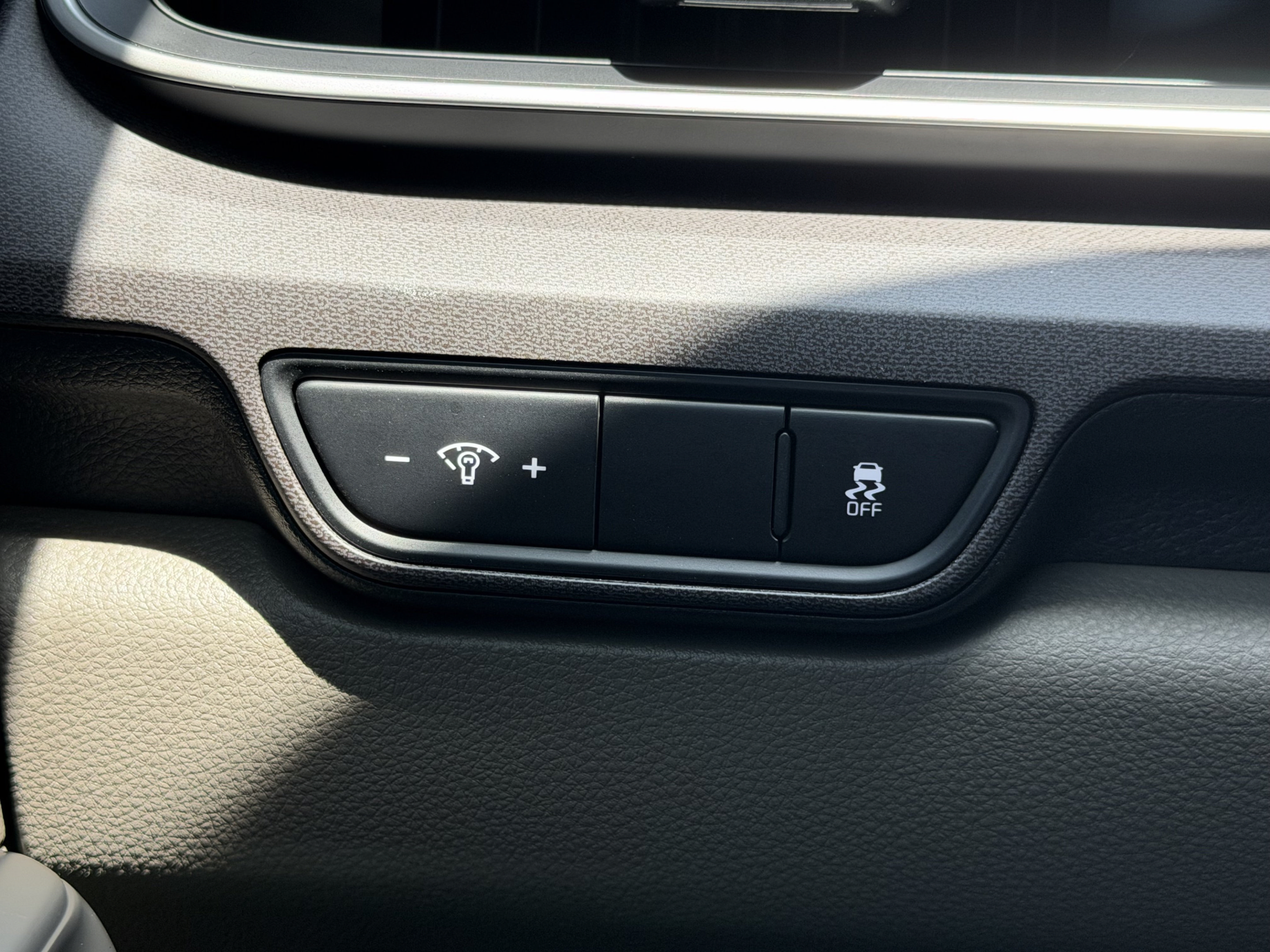 New 2026 Kia Carnival EX FWD image 18