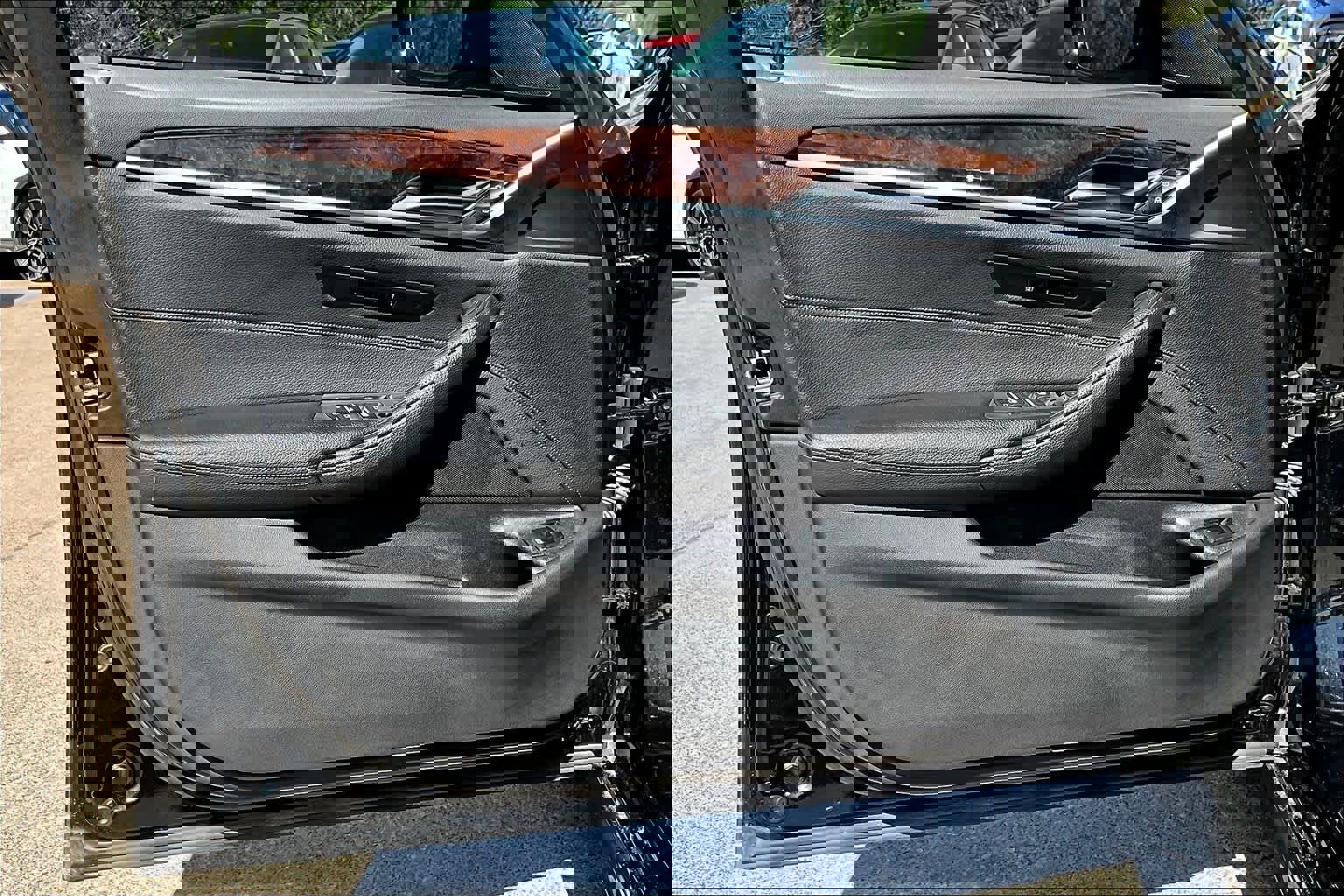 Used 2019 BMW 540i w/ M Sport Package RWD image 22