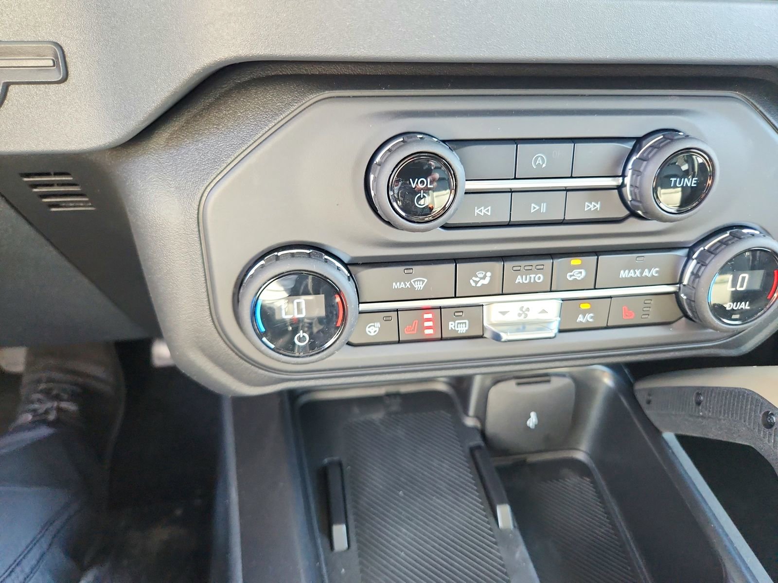 New 2026 Ford Bronco Badlands w/ Sasquatch Package image 21