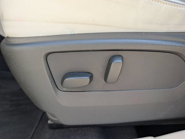 Used 2022 Buick Envision Essence w/ Technology Package I FWD image 25
