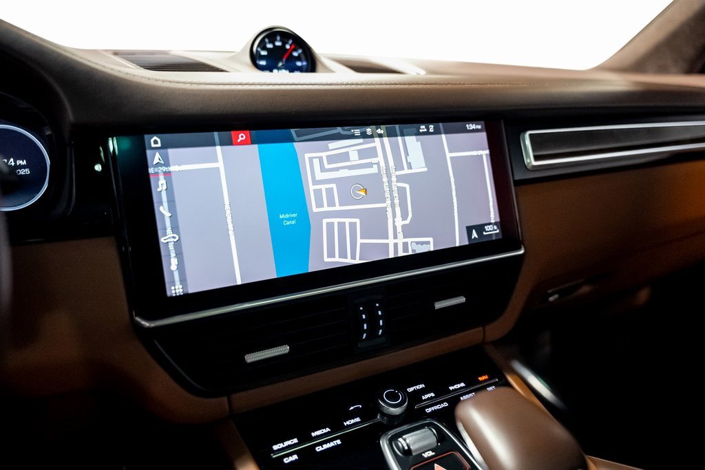 Used 2021 Porsche Cayenne Turbo image 48