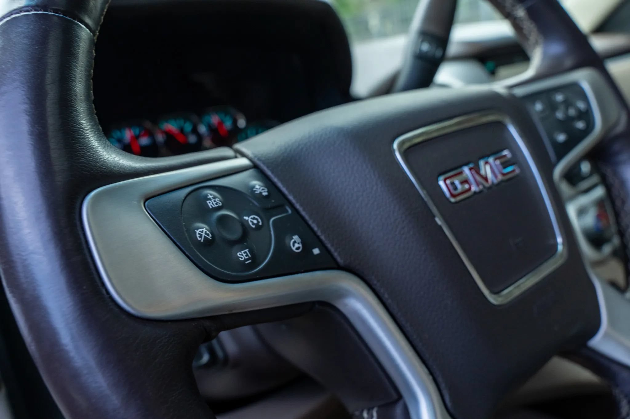 Used 2018 GMC Yukon SLT w/ Premium Edition RWD image 26