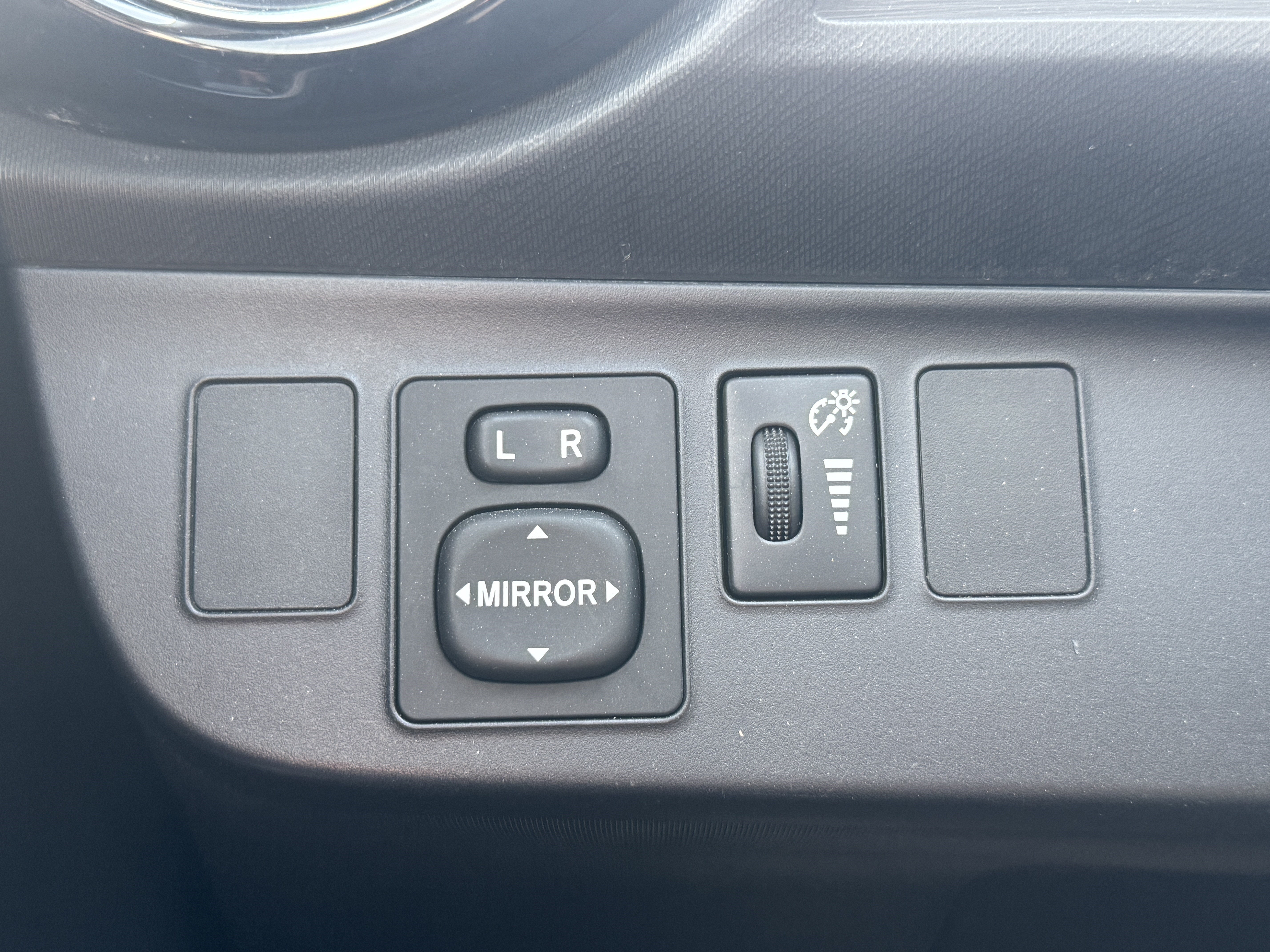 Used 2015 Toyota Prius C Three FWD image 38