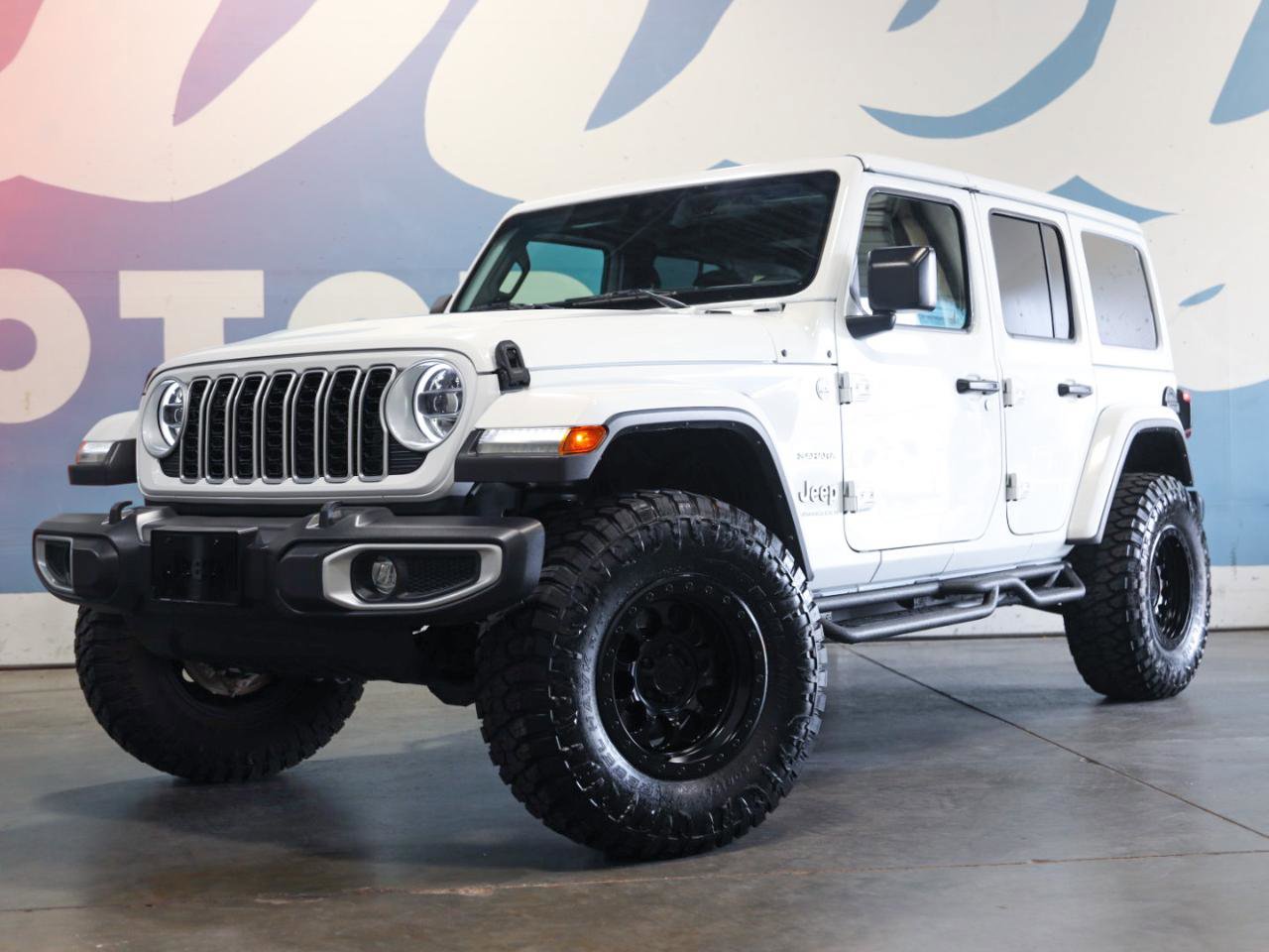 Used 2024 Jeep Wrangler Sahara AWD/4WD image 22