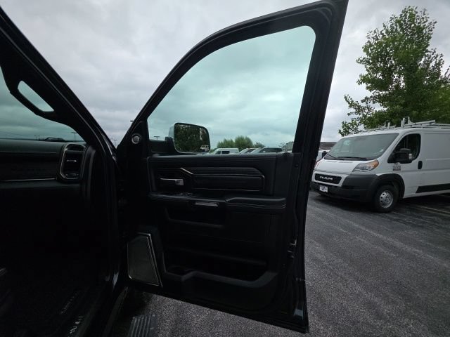 Used 2021 RAM 3500 Limited AWD/4WD image 17