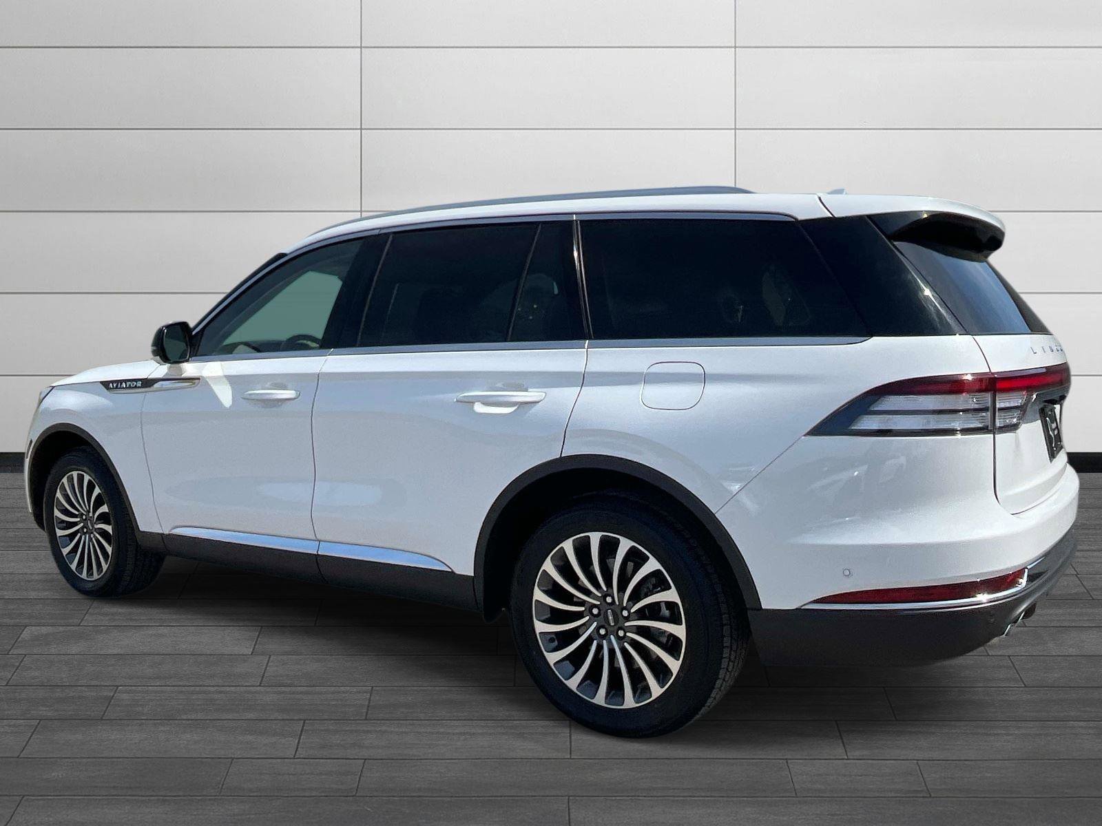 Used 2024 Lincoln Aviator Reserve w/ Equipment Group 201A AWD/4WD image 5
