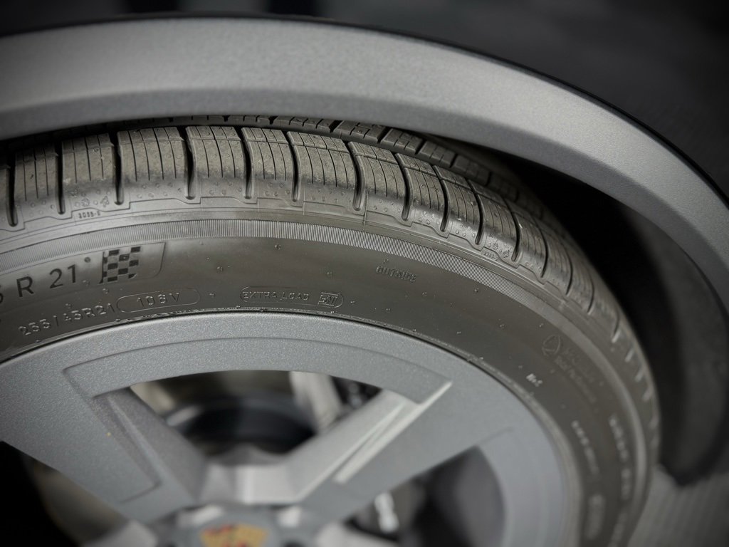 New 2025 Porsche Macan 4 Electric image 15