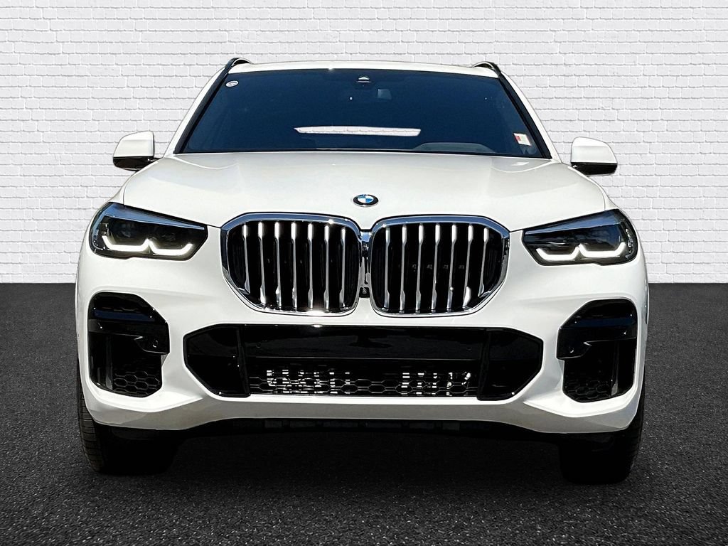 Used 2022 BMW X5 xDrive40i w/ M Sport Package AWD/4WD image 2