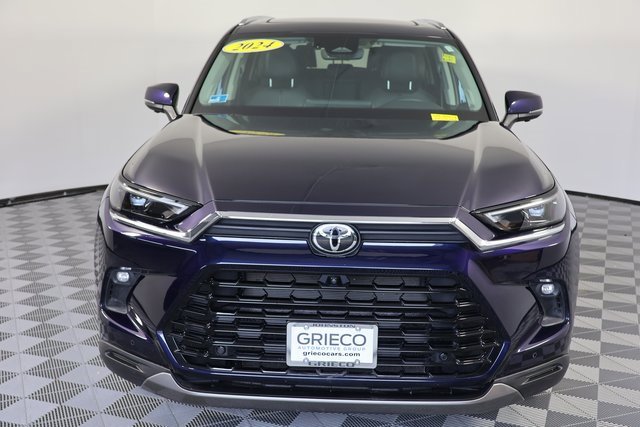 Used 2024 Toyota Grand Highlander Limited image 3