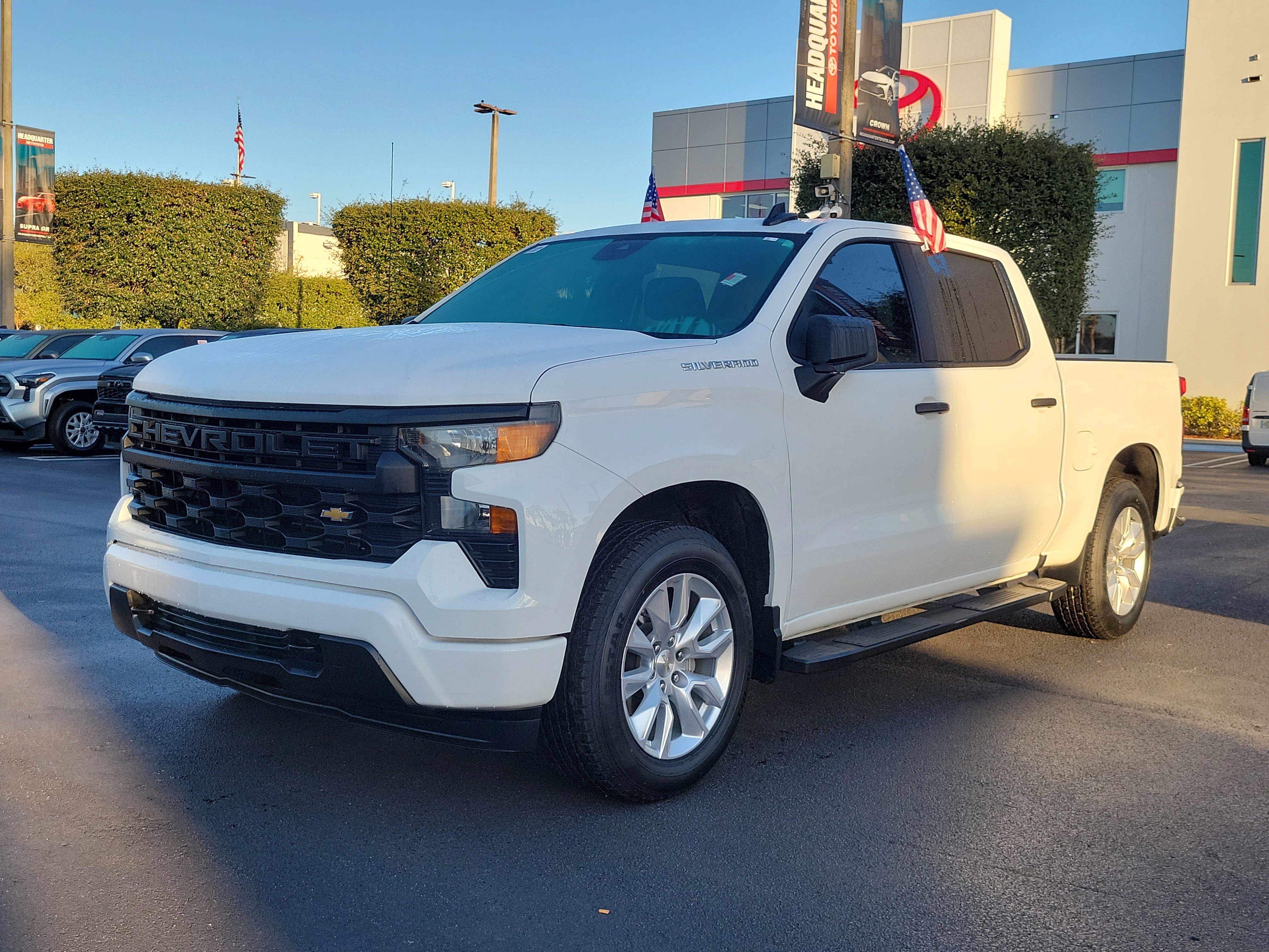 Used 2023 Chevrolet Silverado 1500 Custom image 6