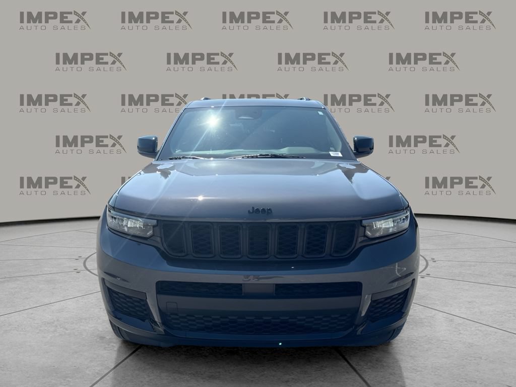 Used 2025 Jeep Grand Cherokee L Laredo AWD/4WD image 8