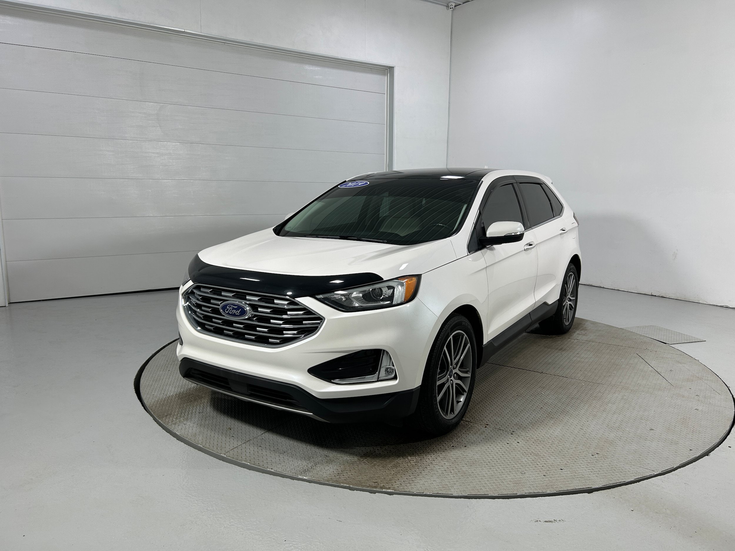 Used 2019 Ford Edge Titanium w/ Cold Weather Package AWD/4WD image 22