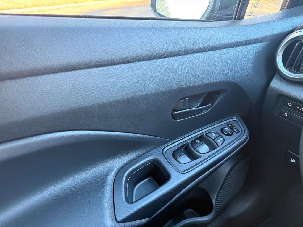 Used 2021 Nissan Versa S image 28