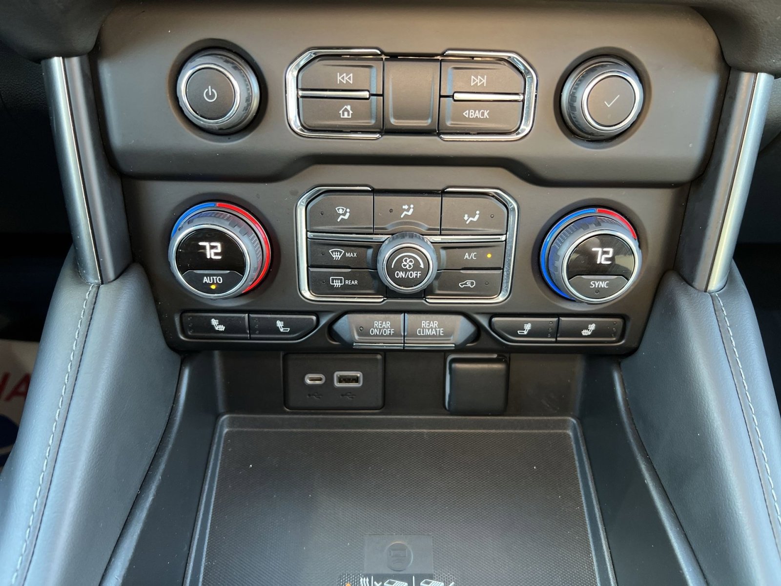 Used 2022 Chevrolet Tahoe LT w/ Luxury Package image 20