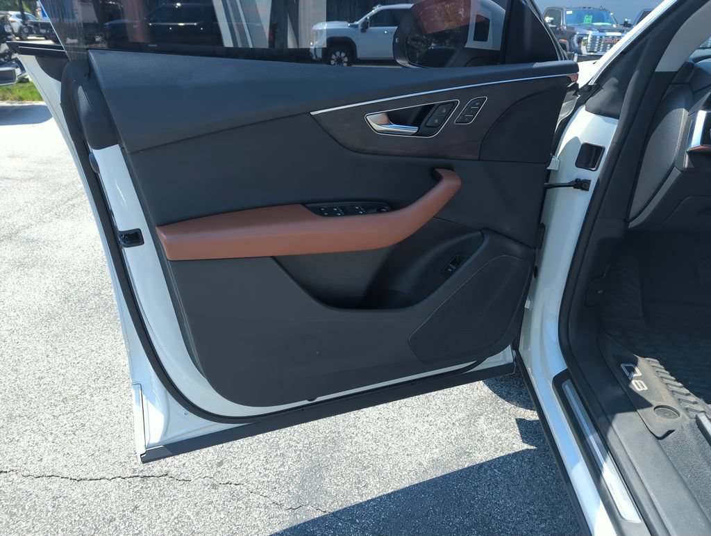 Used 2022 Audi Q8 Premium AWD/4WD image 17