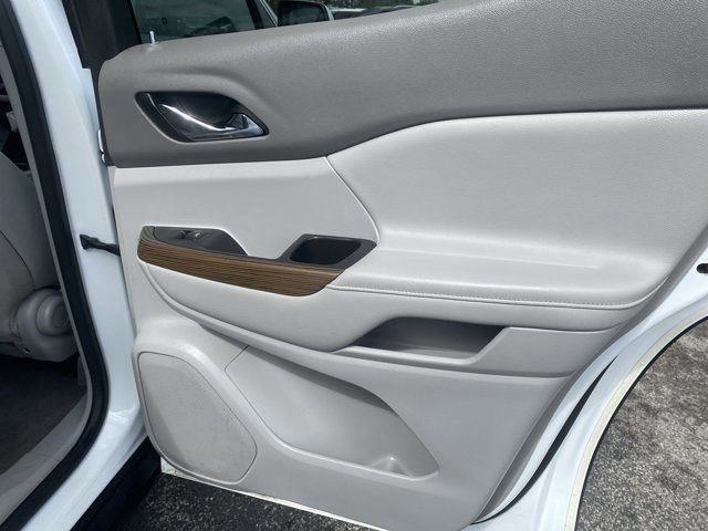 Used 2019 GMC Acadia SLE w/ Driver Alert Package I image 16