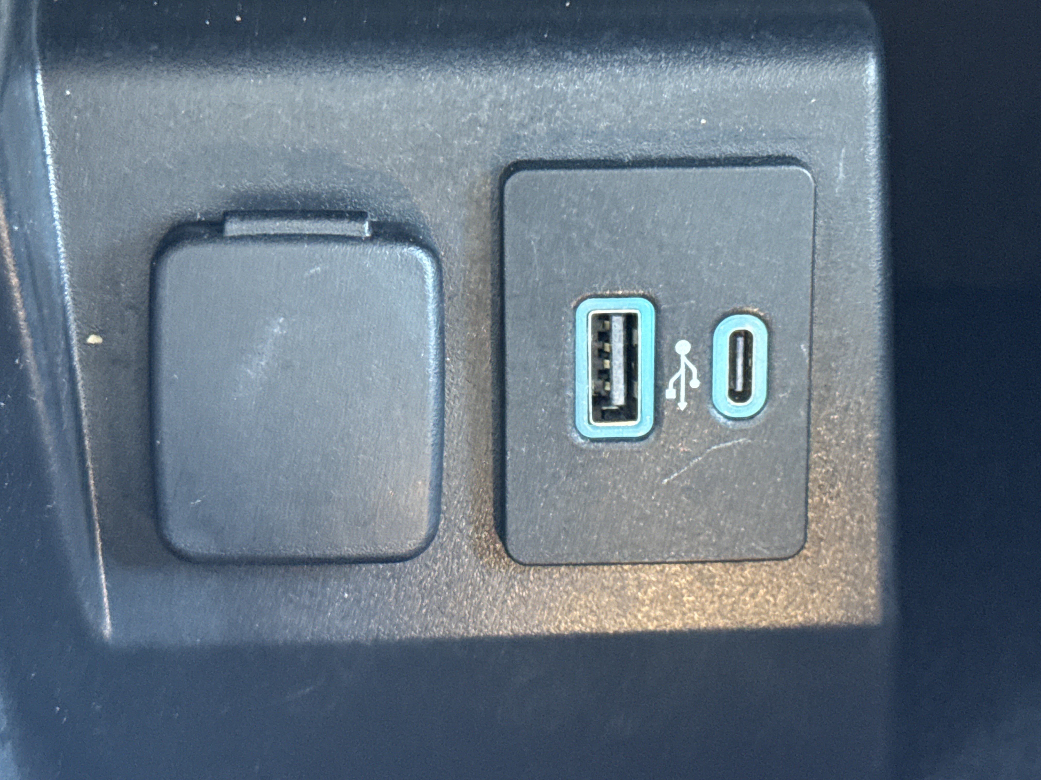 Used 2021 Ford Explorer Platinum w/ Equipment Group 601A image 25