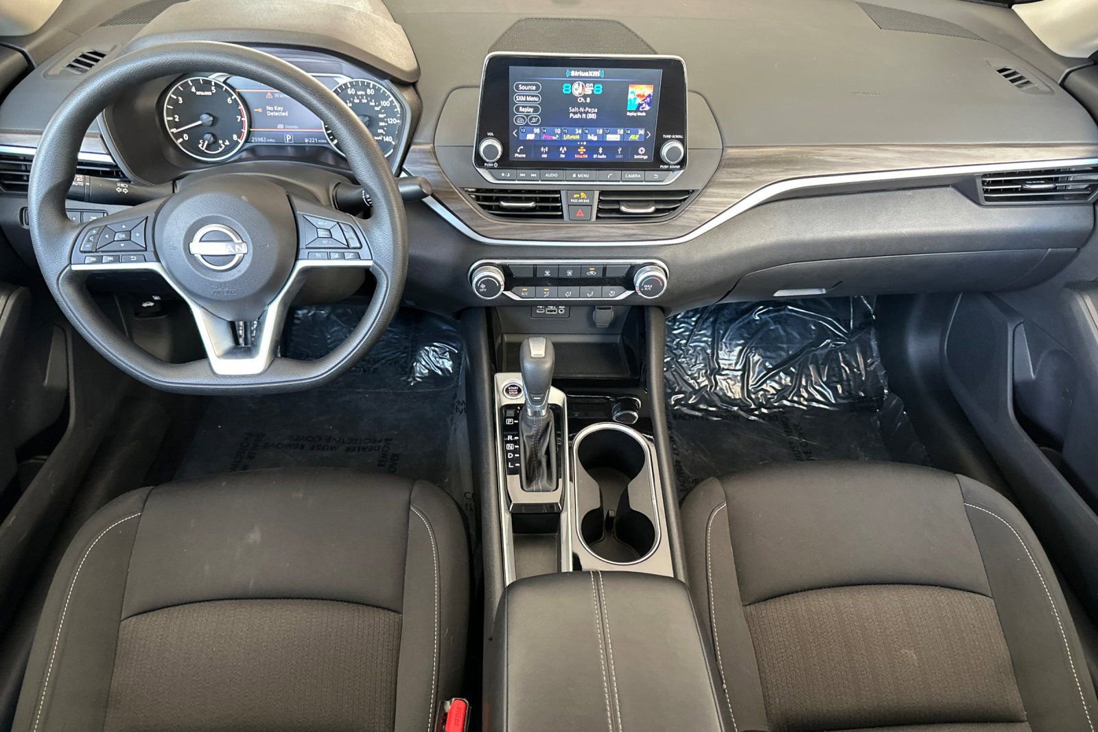 Used 2024 Nissan Altima 2.5 SV FWD image 11