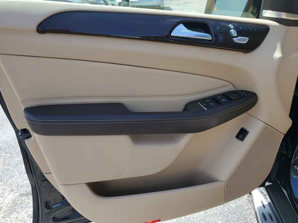 Used 2017 Mercedes-Benz GLE 350 w/ Premium 2 Package image 19