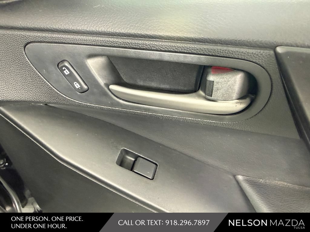 Used 2013 MAZDA MAZDA3 i Grand Touring w/ Tech Pkg FWD image 43