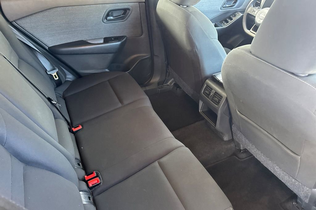 Used 2023 Nissan Rogue S image 21